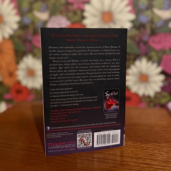 Cinder by Marissa Meyer - Signed! Lunar Chronicles Series (Paperback - Fantasy) - Picture 2 of 5